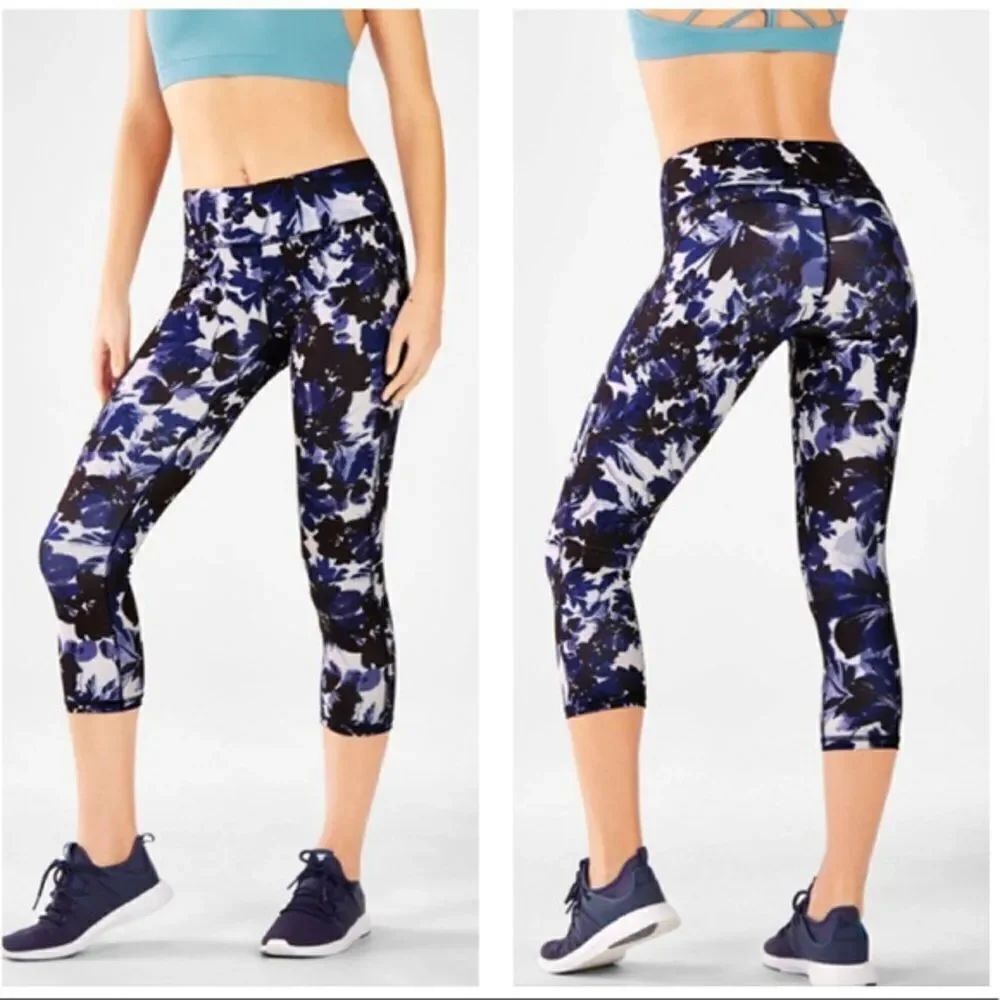 ✨ Fabletics Powerhold Blue Floral Leggings ✨